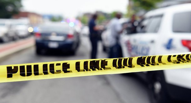 Um homem dirigindo uma picape em alta velocidade invadiu uma ciclovia, atropelou diversas pessoas e abriu fogo depois de chocar seu veículo contra um ônibus escolar, no sul de Manhattan, informou a polícia de Nova York; suspeito foi baleado e está sob custódia; oito pessoas morreram; autoridades de Nova York classificaram como um "covarde ato de terrorismo" 