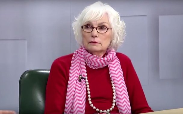 A educadora e ex-deputada Beatriz Pardi usou as redes sociais para condenar o desmonte da bancada do partido na Assembleia Legislativa de São Paulo (Alesp); ela afirma ter sido exonerada do cargo de assessora especial, juntamente com uma "boa dúzia de funcionários", e criticou as disputas internas da legenda; "Em vez de construirmos nossas opções, grudamos no banqueiro, no açougueiro. Isso se repete internamente", disse
