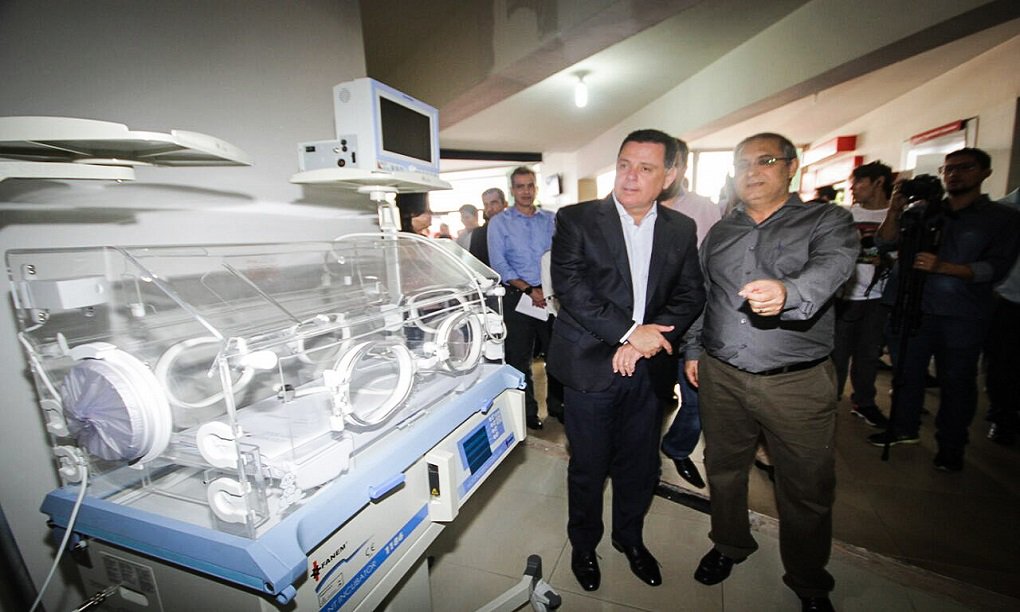 Na agenda em Rio Verde, o governador Marconi Perillo inaugurou a nova agência do Vapt Vupt, esteve reunido com líderes do segmento da segurança pública e assinou ordens de pagamentos de convênios que o Estado firmou com o Hospital Presbiteriano Doutor Gordon e o Hospital do Câncer de Rio Verde, que somam mais de R$ 1 milhão; no Dia do Médico, Marconi Perillo agradeceu "a todos que passaram por este hospital e contribuíram para a edificação dessa obra, que não é só de homens, mas de Deus também, porque muitas vidas foram salvas aqui"