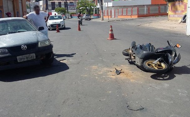 Foi publicado neste sábado (23), no Diário Oficial do Estado (DOE), o decreto assinado pelo Governador Rui Costa instituindo o Comitê Gestor Estadual de Prevenção aos Acidentes de Trânsito envolvendo Veículos Automotores de duas ou três rodas. O objetivo do comitê é implementar ações e estratégias de intervenção para a redução da morbimortalidade por esse tipo de acidentes
 
 