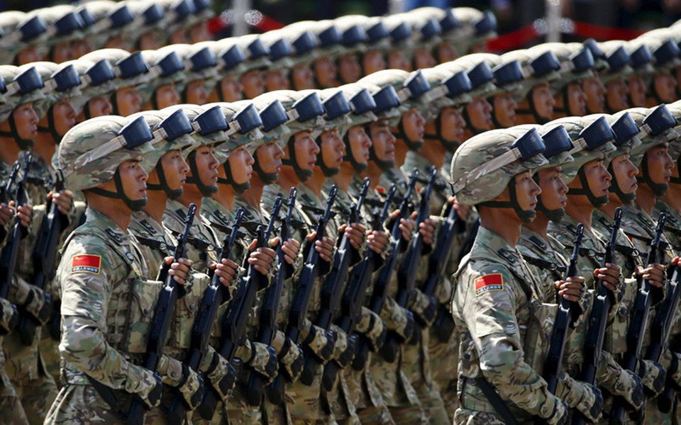 "A China nunca permitirá a guerra ou o caos às suas portas", declarou o porta-voz do Ministério da Defesa chinês, Ren Guoqiang, citado pela Reuters. Esta foi a resposta à pergunta sobre a sua posição em relação à tensão na península coreana nesta quinta-feira em coletiva de imprensa mensal