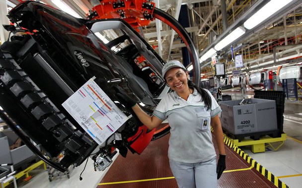 Empresários estão mais confiantes, segundo pesquisa da Confederação Nacional da Indústria (CNI); Índice de Confiança do Empresário Industrial (Icei) alcançou 55,7 pontos em setembro, o maior nível desde março de 2013, antes do início da crise econômica