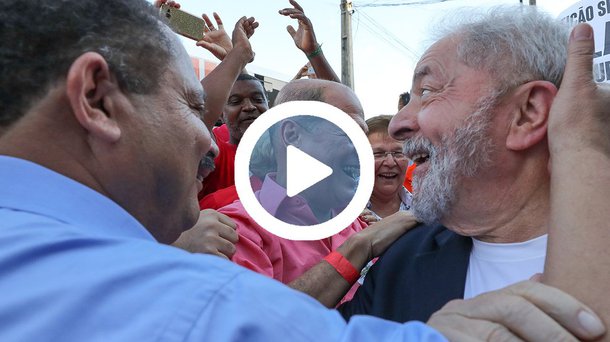Na chegada a Salvador, onde iniciou sua caravana de quatro mil quilômetros pelos nove estados da região Nordeste, o ex-presidente Lula foi recebido com festa pela população baiana; multidão gritava "Olê, olê, olê , olá, Lula, Lula" em demonstração de apoio a Lula; junto com o governador da Bahia, Rui Costa, e dezenas de líderes, Lula participou de visita às obras da linha 2 do metrô