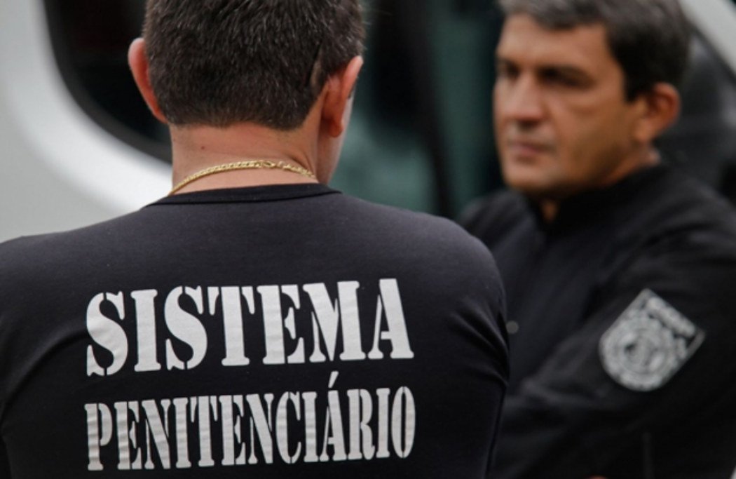 O Governo estadual, por meio da Secretaria de Estado da Justiça (Sejus), reforçou a segurança nas unidades prisionais, em razão do movimento paredista iniciado pelo Sindicato dos Agentes Penitenciários do Piauí (Sinpoljuspi); De acordo com a Secretaria da Justiça, a categoria teve aumentos salariais graças a reajustes nos subsídios e nas vantagens pessoais por classe; o valor do extraordinário para classe especial, por exemplo, passou de R$ 523,84 para R$ 778,34 – aumento de 48,5%, em dois anos