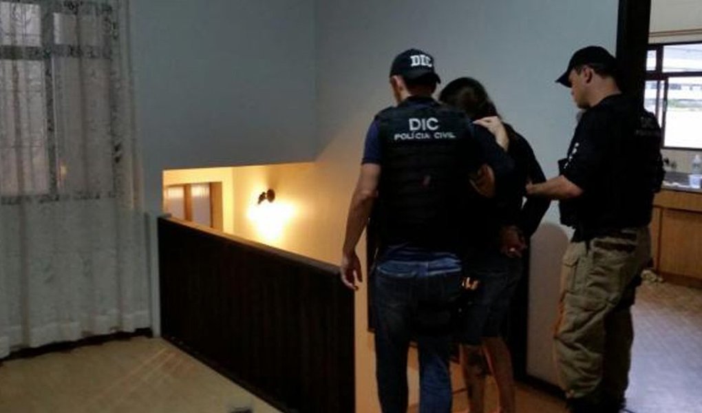 A Polícia Civil (PC) deflagrou nesta sexta-feira, 20, a Operação Nacional Luz na Infância contra crimes de pedofilia no Tocantins e em mais 23 estados e no Distrito Federal; ação tem o objetivo apurar crimes de exploração sexual contra crianças; ao todo são sete mandados de busca e apreensão em Palmas e no interior do Estado; megaoperação no Tocantins conta com a participação de mais de 60 policias e sete peritos criminais
