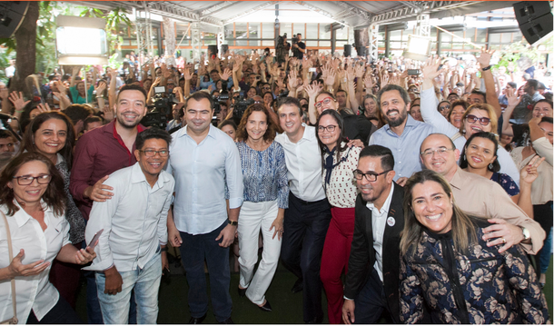 Camilo Santana (PT) anunciou nesta segunda (9) novo concurso para professores da rede estadual, pagamento da Gratificação de Desempenho das Escolas Profissionais 2016, assinou a estabilidade de 2.450 professores concursados aprovados em exame de 2013 e a liberação de mais de R$ 20 milhões para reforma de escolas públicas em todo o Estado