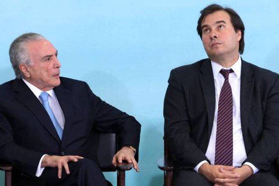 Após a Câmara absolver o peemedebista da segunda denúncia, Rodrigo Maia (DEM-RJ) é chamado pelos golpistas de sempre de “primeiro-ministro” do Brasil. A banca financeira e a velha mídia não se cansam de dizer que é o presidente da Câmara quem manda agora na agenda e no governo