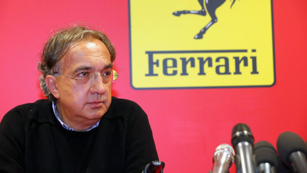 A Ferrari pode deixar a Fórmula 1 depois de 2020 se os novos proprietários da modalidade esportiva a levarem em uma direção contrária aos interesses da montadora de veículos italiana, alertou o chairman Sergio Marchionne, na quinta-feira; numa teleconferência com analistas, Marchionne disse que, embora apoie o corte de gastos, há outras questões estratégicas em discussão que podem obrigar a Ferrari a cogitar correr em outras modalidades; "Ela (a F1) é parte de nosso DNA desde o dia em que nascemos. Mas se mudarmos a caixa de areia a ponto de a caixa de areia se tornar irreconhecível, não quero brincar mais", diz Marchionne