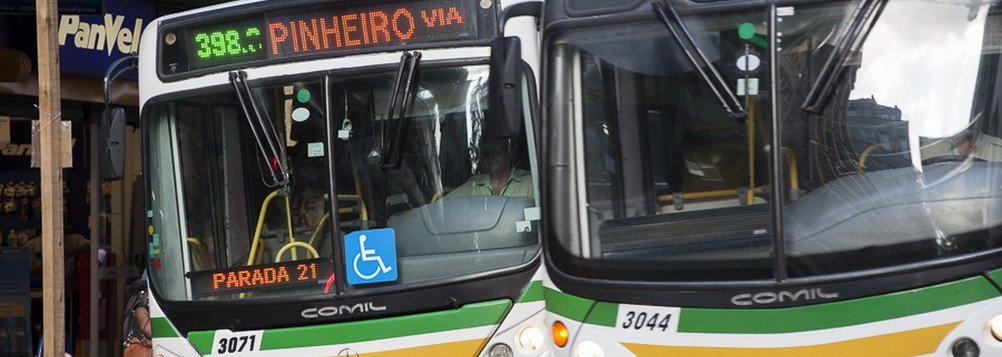 2014.01.20 - Porto Alegre/RS/Brasil - Ônibus do eixo Sul/Sudeste na avenida Salgado Filho. Foto: 