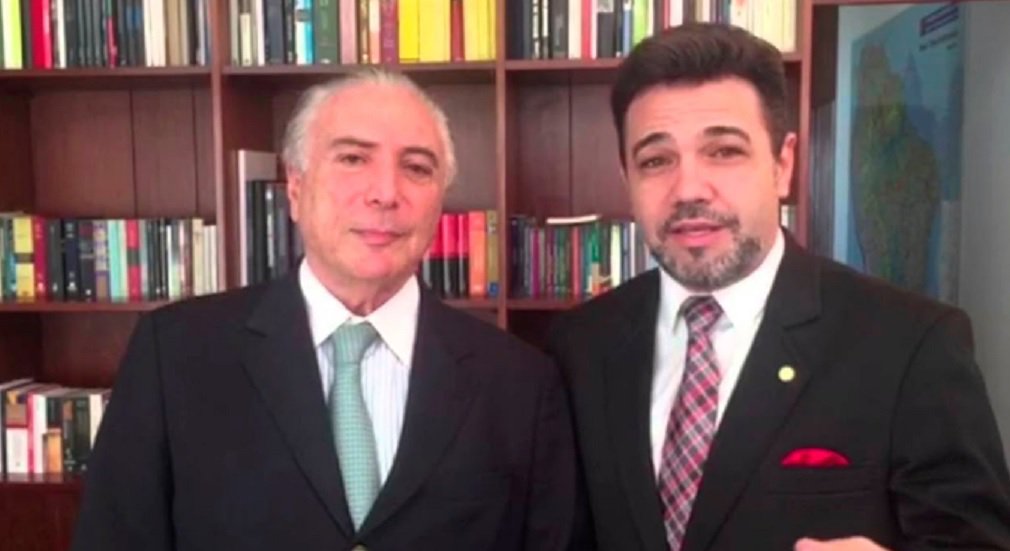 O deputado Marco Feliciano (PSC-RJ) e mais seis deputados da bancada evangélica foram em comitiva ao Museu da República, em Brasília, nesta quarta-feira (13), com o objetivo de exigir o cancelamento de uma exposição sobre os golpes de 1964 e 2016; a bancada evangélica pegou carona com o Movimento Brasil Livre que, após manifestações que beiram ao nazi-fascismo, conseguiu pressionar o Santander a cancelar a exposição “Museuqueer”, em Porto Alegre (RS)