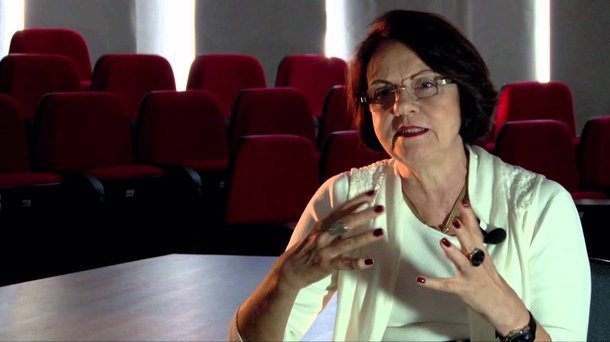 Professora e pesquisadora da ECA/USP, Maria Cristina Costa fala sobre a importância transgressora da arte, o papel de resistência das redes sociais e os valores imaginários defendidos pelos censores; "Que crianças são essas que estamos defendendo e existem na cabeça dos censores? É uma criança da elite, protegida pelos pais, atrás de muros que a separam da rua e da realidade que não se quer ver, e que ao invés de discutir como mudar a sociedade, se prefere não ver como a sociedade é", diz a professora