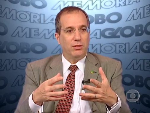 O jornalista Kiko Nogueira, editor do DCM, lembra que o diretor-geral de operações do Comitê Rio 2016 e ex-diretor do COB, Leonardo Gryner, também preso pela polícia, fez carreira dentro da Globo; "Começou como produtor de um telejornal extinto que se chama Painel e terminou sua passagem gloriosa como diretor de Marketing Esportivo. Saiu em 1992 para operar com Nuzman como consultor de Marketing da Federação Internacional de Vôlei. Sua trajetória televisiva está no site da Memória Globo. Corra antes que a mão invisível do mercado tire do ar", diz