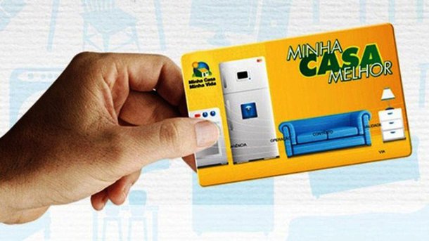 Uso irregular do crédito concedido pelo programa federal Minha Casa Melhor, criado para facilitar a compra de eletrodomésticos e móveis, foi descoberto no município de Timbaúba, interior de Pernambuco; Operação Insulas, da Polícia Federal, revelou que muitos cartões de crédito do programa eram usados, principamente, na compra de smartphones; foram cumpridos 22 mandados de busca e apreensão, todos em residências de beneficiários do programa, que está suspenso pelo governo desde 2015