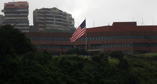 A Força Armada Nacional Bolivariana (FANB) reafirmou nesta segunda-feira o seu apoio ao presidente da Venezuela, Nicolás Maduro, e disse estar pronta para defender a pátria de uma possível invasão dos Estados Unidos, que, na última semana, afirmaram não descartar uma ação militar contra o país sul-americano