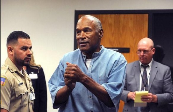 Réu do “julgamento do século”, O.J. Simpson pode ser libertado ainda neste domingo de uma prisão em Nevada, onde está preso desde 2008 por assalto a mão armada, mas o momento e o local de sua saída ainda são desconhecidos, e seus planos, incertos; Simpson, 70 anos, conseguiu obter liberdade condicional, em julho, após nove anos atrás das grades, em uma audiência que não levou em consideração o julgamento dos anos 90, pelo assassinato de sua ex-mulher Nicole Brown e do seu amigo, Ron Goldman