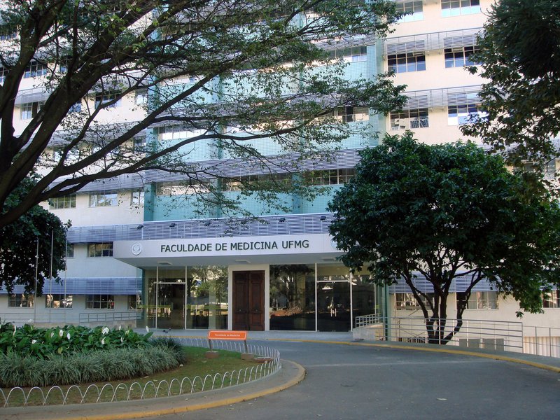Um dos melhores do País, o curso de medicina da Universidade Federal de Minas Gerais (UFMG) está recebendo dezenas de brancos fazendo uso fraudulento do sistema de cotas da instituição, criado em 2009; queixa parte de alunos e é endossada pelo movimento negro e pelas entidades estudantis