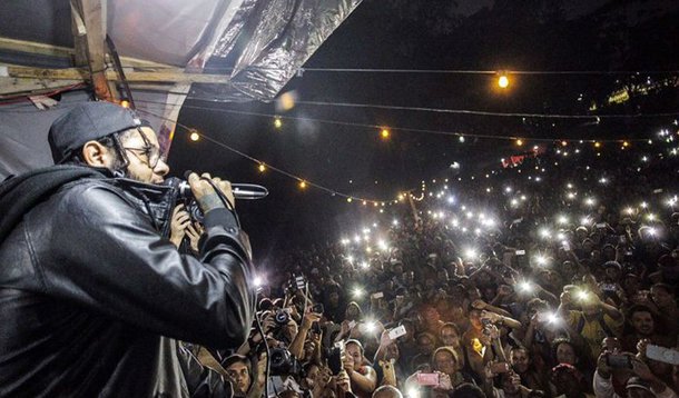 Ao falar no ato que substituiu o show na ocupação do MTST em São Bernardo, o rapper disse ser absurdo ainda ter de se lutar pelo direito à moradia. "Mais que nunca é preciso cantar", citou Caetano; leia reportagem de Vitor Nuzzi, na Rede Brasil Atual
