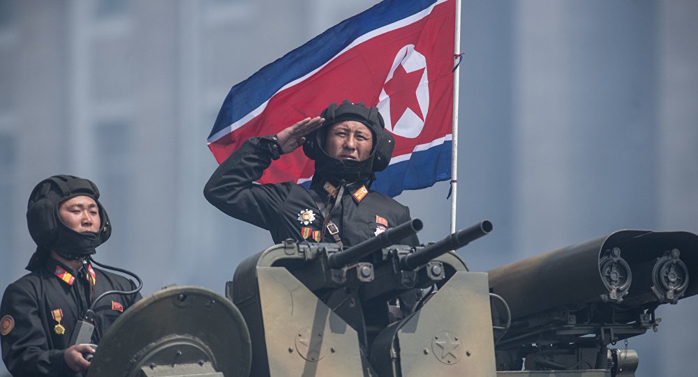 Diário oficial norte-coreano comunicou sobre as intenções de Pyongyang durante as celebrações do Dia Nacional da Marinha; Pyongyang está preparada para "afundar os EUA" caso a Coreia do Norte seja invadida pelos norte-americanos, comunicou o periódico oficial norte-coreano Rodong Sinmun durante as celebrações do Dia Nacional da Marinha; "As forças navais invencíveis estão unidas no sentimento de que sepultarão a totalidade dos EUA debaixo de água se os EUA trouxerem a nuvem da guerra e agressão para esta terra", indicou o diário oficial do Partido dos Trabalhadores da Coreia do Norte, citado pela Yonhap