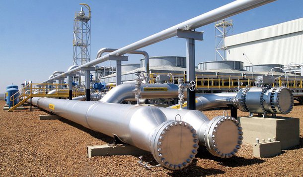 Petrobras anunciou, nesta terça-feira (15), que aumentará em 7,2% os preços de comercialização às distribuidoras do gás liquefeito de petróleo (GLP) destinado aos usos industrial e comercial. O aumento começará a valer a partir desta quarta-feira (16); de acordo com a companhia, o preço do GLP destinado ao uso residencial, comercializado pelas distribuidoras em botijões de até 13 quilos (kg), não foi reajustado; Petrobras justificou o aumento pela variação das cotações do produto nos mercados internacionais desde a última revisão de preços