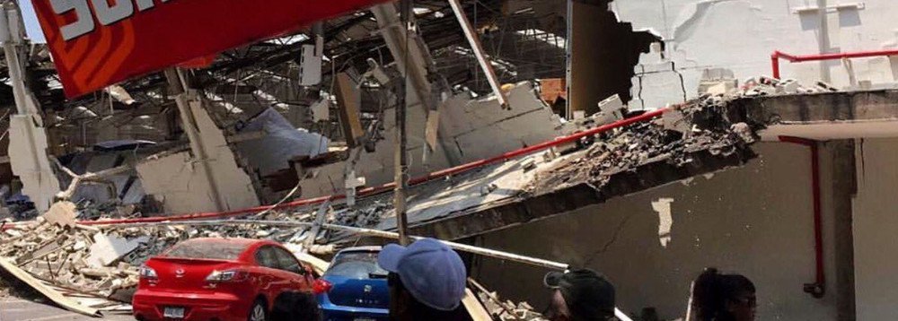 O número de vítimas do forte terremoto de 19 de setembro na região central do México já chega a 305, informou, na Cidade do México, o coordenador nacional de Proteção Civil, Luis Felipe Puente; em uma atualização do balanço preliminar de vítimas do tremor de magnitude 7,1 na escala Richter, Puente detalhou que são 167 pessoas mortas na capital do país, 73 em Morelos, 45 em Puebla, 13 no estado de México, seis em Guerrero e 1 em Oaxaca