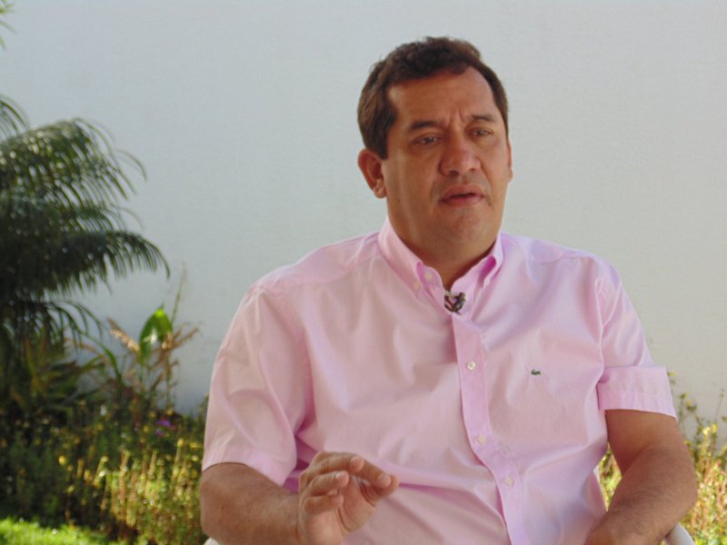 O Ministério Público de Alagoas descobriu, em Arapiraca, uma retroescavadeira e um caminhão do Programa de Aceleração do Crescimento (PAC 2) trabalhando na demolição de uma residência e na limpeza do terreno pertencentes ao deputado estadual Severino Pessoa (PSC); caso é considerado crime de improbidade administrativa