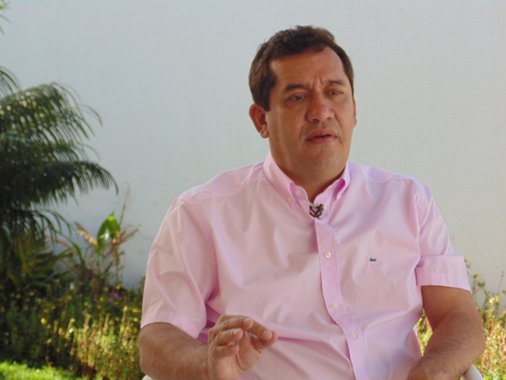 O Ministério Público de Alagoas descobriu, em Arapiraca, uma retroescavadeira e um caminhão do Programa de Aceleração do Crescimento (PAC 2) trabalhando na demolição de uma residência e na limpeza do terreno pertencentes ao deputado estadual Severino Pessoa (PSC); caso é considerado crime de improbidade administrativa
