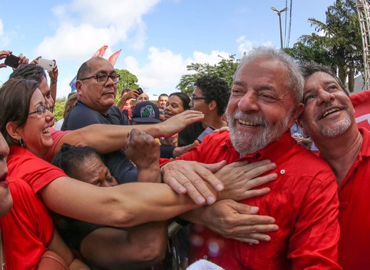 Pesquisa realizada pelo Instituto Exata na cidade de Caxias mostra que o ex-presidente Luiz Inácio Lula da Silva 78% das intenções de votos, contra 10% do deputado federal Jair Bolsonaro (PSC-RJ)
