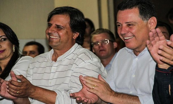 O fato de a cidade de Ouvidor ser comandada por um prefeito filiado ao PMDB, partido que faz oposição ao governo estadual, não foi motivo para impedir que ela fosse beneficiada pelo Goiás na Frente, que, segundo o governador Marconi Perillo, é um programa republicano e democrático; prefeito Onofre Galdino fez as honras da casa e foi incisivo: “O senhor é do PSDB e eu do PMDB. Mas nunca colocamos isso na linha de frente. O senhor, Marconi, é realmente republicano. Ama as cidades, independente de quem esteja administrando essa cidade”