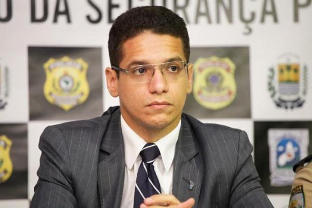 Para o secretário estadual de Justiça, Daniel Oliveira, o movimento grevista da categoria "já deu o que tinha que dar"; “Voltem ao trabalho pessoal. Esse movimento paredista, atuando no comando de greve, só trouxe prejuízo a você agente penitenciário. Voltem ao regular trabalho, nós estamos dispostos a cuidar de vocês que estão voltando a cumprir as ordens do estado e da lei. Nós não vamos nem perseguir nem fazer nada acima ou abaixo da lei. Faço esse apelo”, afirmou