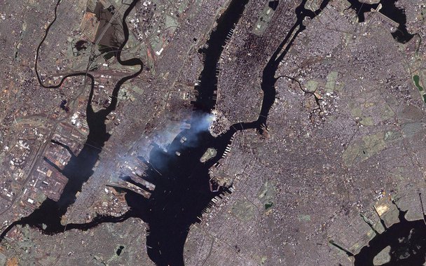 A agência espacial revelou fotografias captadas a partir do espaço mostrando Nova York no dia da tragédia de 11 de setembro de 2001