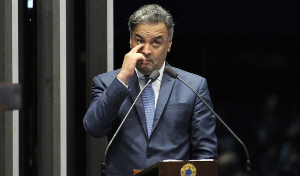 A queda-de-braço entre o Judiciário e o Legislativo terá um novo capítulo nesta quinta; os senadores se articulam para  rejeitar a decisão tomada na terça-feira (26) pelo STF (Supremo Tribunal Federal) que impôs a Aécio Neves (PSDB-MG) novo afastamento do mandato e recolhimento noturno; preocupados com o próprio destino, já que muitos são alvos de investigações, senadores passaram a cobrar do presidente da Casa, Eunício Oliveira (PMDB-CE), que leve o tema para votação em plenário; a votação pode ocorrer nesta quinta (28) se houver quorum; bastam 41 votos, entre os 81 senadores, para o Senado não cumprir a decisão