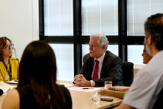 O secretário estadual da Fazenda, José Afonso Bicalho, apresentou o Relatório de Gestão Fiscal (BGF) no segundo quadrimestre de 2017; de janeiro a agosto, a receita total registrada foi de R$ 57,382 bilhões, contra uma despesa empenhada de R$ 59,523 bilhões, resultando no déficit de R$ 2,141 bilhões; no segundo quadrimestre de 2016, as despesas empenhadas superaram a receita em R$ 3,717 bilhões e no mesmo período de 2015, em R$ 6,053 bilhões
 