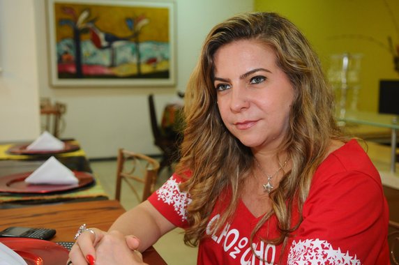 A deputada federal Luizianne Lins (PT/CE) solicitou por meio de requerimento que o ministro do Meio Ambiente, Sarney Filho, preste esclarecimentos sobre a intenção do Governo Federal de permitir a exploração mineral na Reserva Nacional de Cobre e seus Associados (Renca). Além de destacar os riscos e prejuízos da liberação da exploração mineral por parte do setor privado, a deputada destaca a presença de Unidades de Conservação e Terras Indígenas no território