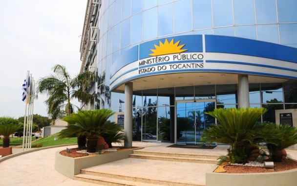 A promotora Zenaide Aparecida da Silva, que atua na área da proteção e da defesa de crianças e adolescentes, informou nesta segunda-feira (25) que vai ingressar com ação civil pública para garantir a reposição das aulas perdidas por causa da greve dos professores da rede municipal de Palmas; de acordo com a promotora, o MP-TO realizará inspeções nas escolas municipais, a partir de quinta-feira (28), para complementar o levantamento das informações que vão subsidiar o inquérito civil instaurado no dia 13 com o objetivo de apurar os impactos da greve