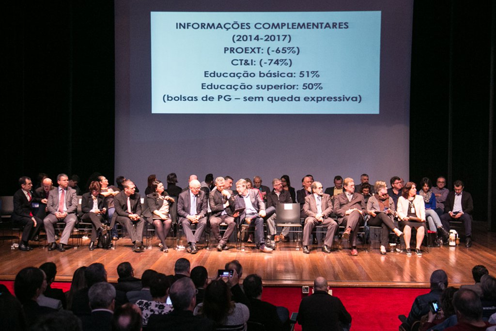 18/09/2017 - PORTO ALEGRE, RS - Quarta edição do ano do Fórum dos Grandes Debates - “A Educação no Desenvolvimento Regional”. Foto: 