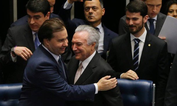 O que agride a cidadania é que, sem um mínimo de aprofundamento e debate, um chefe de executivo que se mantém apenas às custas da barganha da liberação de emendas e um Congresso com baixíssima legitimidade