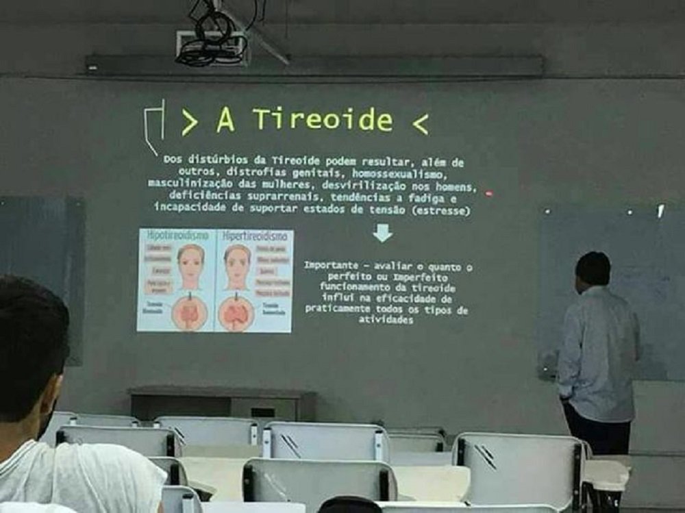 Registrado em foto por uma aluna, o slide usado pelo professor da Escola de Educação Física e Esporte durante uma aula tem provocado discussão nas redes sociais; o docente da USP está sendo acusado dar de declarações de cunho machista e homofóbico