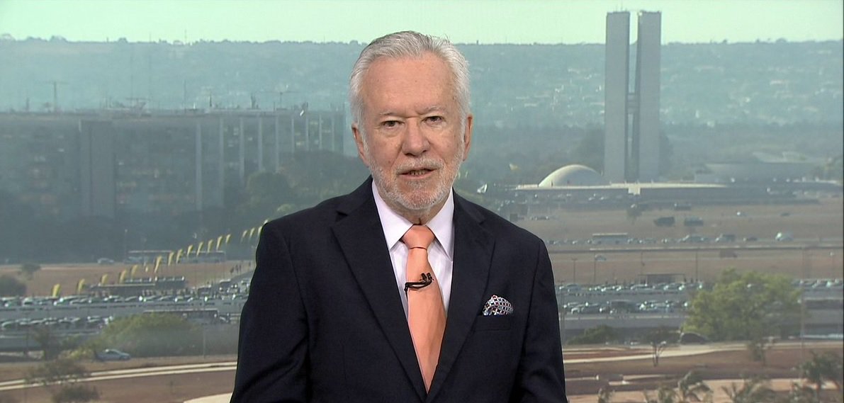 Alexandre Garcia perde o bom senso, a ética jornalística e o profissionalismo, mas não perde a piada. Vale tudo para atacar o PT; antipetista fervoroso, o jornalista da Globo, pelo Twitter, usou uma notícia de tragédia para fazer piada com Lula e Dilma; "Aqui o furacão Antônio(Palocci) está no grau 5. Mais que o Dirma. Devasta Barbudo, Costas Ricas e Ex-Salvador. (desculpem os troca d'ilhas)", tuitou Garcia