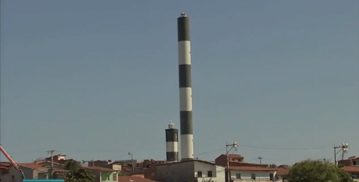 A Capitania dos Portos  do Ceará inaugura hoje, no final da tarde, o novo farol do Mucuripe. O novo farol tem 71,10 metros de altura e foi construído ao lado do antigo. Segundo a Capitana dos Portos, o farol terá um feixe de luz mais forte que vai orientar melhor pequenas e grandes embarcações