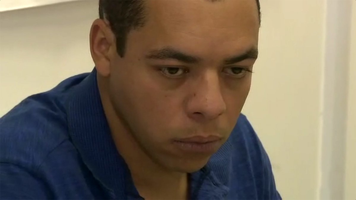 O ator do filme Cidade de Deus, Ivan da Silva Martins, conhecido como Ivan da Rocinha, ou Ivan, o Terrível, se apresentou na Delegacia de Combate às Drogas; ele é suspeito de ter participado da morte do sargento da Polícia Militar, Hudson Silva de Araújo, de 46 anos, na madrugada do dia 23 deste mês, no morro do Vidigal, zona sul do Rio; Ivan Martins está com a prisão preventiva decretada pela Justiça