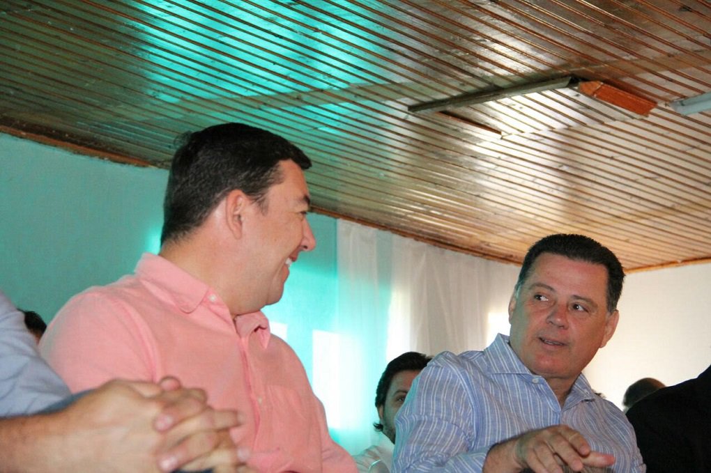 O presidente da Assembleia Legislativa, José Vitti (PSDB), afirmou em Pontalina que o governador Marconi Perillo dá exemplo ao País ao administrar de forma republicana, destinando recursos e promovendo parcerias com todos os municípios, independentemente das diferenças partidárias; "Todos os 246 municípios estão sendo contemplados pelo Goiás na Frente. O governador investe beneficia todos os municípios, indistintamente”, disse o presidente da Assembleia