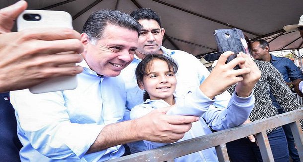 O governador Marconi Perillo destacou nesta terça-feira, em São Paulo, durante o Salão Internacional da Avicultura e Suinocultura (Siavs), a força da cadeia produtiva de criação de aves, porcos e produção de ovos em Goiás, uma das mais importantes do Estado; goiano defendeu que o Estado brasileiro seja direcionado pela eficiência; “Não queremos para o Brasil estado máximo ou mínimo, mas estado eficiente”, afirmou, ao defender que o país esteja cada vez mais próximo daqueles que geram emprego e renda