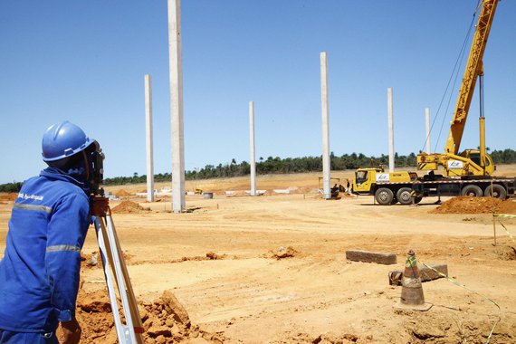 O Novo Distrito Industrial de São Luís (Disal) compõe as estratégias do governo do Maranhão para atração de investimentos privados ao estado; mais de 2 mil empregos diretos devem ser gerados com apenas um dos 32 empreendimentos que manifestaram interesse em se instalar na região, de acordo com informações divulgadas pelo executivo estadual; os mais de 30 empreendimentos já demandados para instalação no novo modal preveem investimentos iniciais de R$ 4,3 bilhões