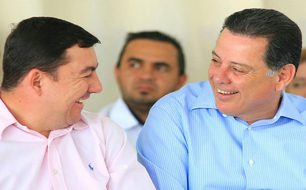 O presidente da Assembleia Legislativa de Goiás, José Vitti (PSDB), vai assumir o governo do Estado do próximo dia 7 de setembro; o deputado ficará à frente da gestão durante sete dias, conforme anunciou o governador Marconi Perillo em Ouro Verde (GO), onde esteve para oficializar convênio do programa Goiás na Frente; Vitti terá a oportunidade de administrar o Estado no período em que Marconi e o vice-governador José Eliton estiverem em missão comercial no exterior
