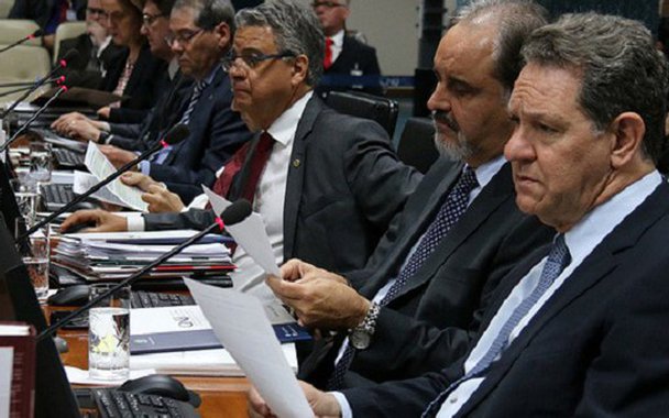 O Tribunal de Justiça do Piauí vai nomear 17 novos juízes substitutos aprovados em concurso realizado em 2015, respeitando as cotas para negros e portadores de deficiência, motivo pelo qual havia sido suspenso por decisão liminar do conselheiro substituto Carlos Augusto de Barros Levenhagen, do CNJ 