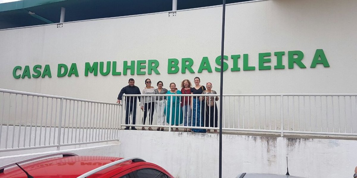 Concluída há vários meses, a Casa da Mulher Brasileira, em Fortaleza, continua sem funcionar. Em protesto contra a situação, entidades de defesa dos direitos das mulheres, sindicatos e parlamentares, promovem ato público para cobrar do Governo Federal a entrega do equipamento, no próximo dia 7 de agosto, data em que a Lei Maria da Penha completa 11 anos
