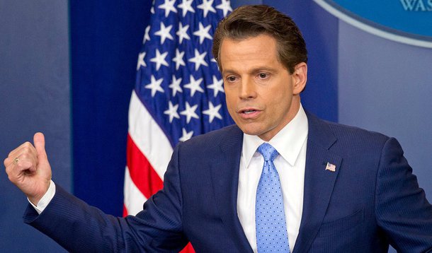 O presidente dos Estados Unidos, Donald Trump, demitiu nesta segunda-feira seu diretor de Comunicação, Anthony Scaramucci, após pouco mais de uma semana no cargo, por conta de declarações obscenas, na mais recente turbulência a atingir a administração republicana em seis meses