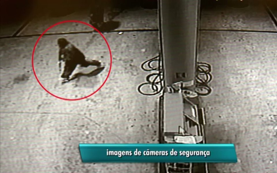 A Polícia Civil de Pernambuco prendeu suspeitos de participação no assalto ao prédio da transportadora de valores Brinks, crime de proporções cinematográficas ocorrido em fevereiro, no Recife; eles foram capturados na Operação Durga, deflagrada em Pernambuco, São Paulo e no Rio Grande do Norte; no Recife, a sede da transportadora Brinks, onde eram guardados dois cofres com grandes somas de dinheiro foi atacada em uma operação com forte armamento e veículos blindados