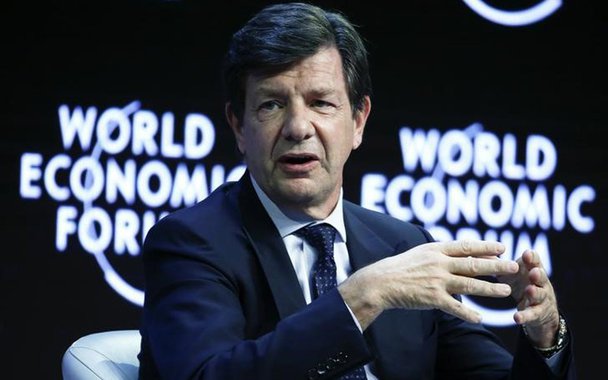 “A capacidade do governo de direcionar a agenda legislativa vai sendo enfraquecida se ele precisar usar capital político para outros fins”, afirmou Mário Mesquita, economista-chefe do Itaú, em referência à possibilidade de o Michel Temer receber novas denúncias por crimes e que precisarão passar pelo crivo da Câmara dos Deputados para seguir adiante; comandado por Roberto Setúbal, o Itaú foi um dos entusiastas do golpe de 2016 e defendia a mudança nas aposentadorias