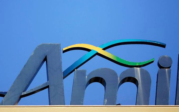 Os herdeiros do grupo de saúde Amil negociam com a gigante americana UnitedHealth para vender os 10% de participação remanescentes da família no grupo e pelo menos cinco hospitais da rede Ímpar, controlada pela família, de acordo com uma pessoa a par das negociações, ouvida pelo jornal Valor Econômico; valor total do negócio poderia movimentar até R$ 7 bilhões